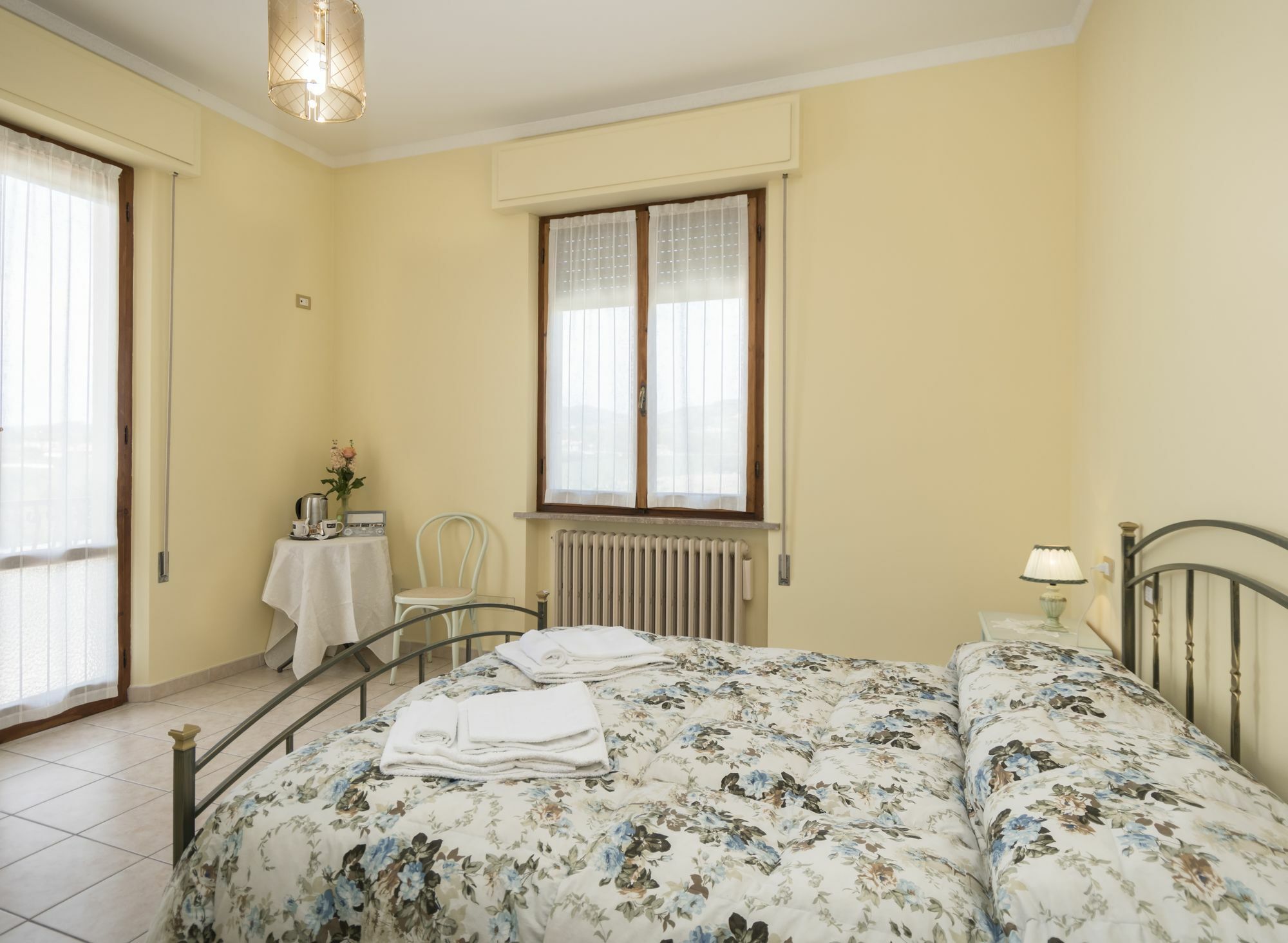 Camere Mariella Ассизи Экстерьер фото