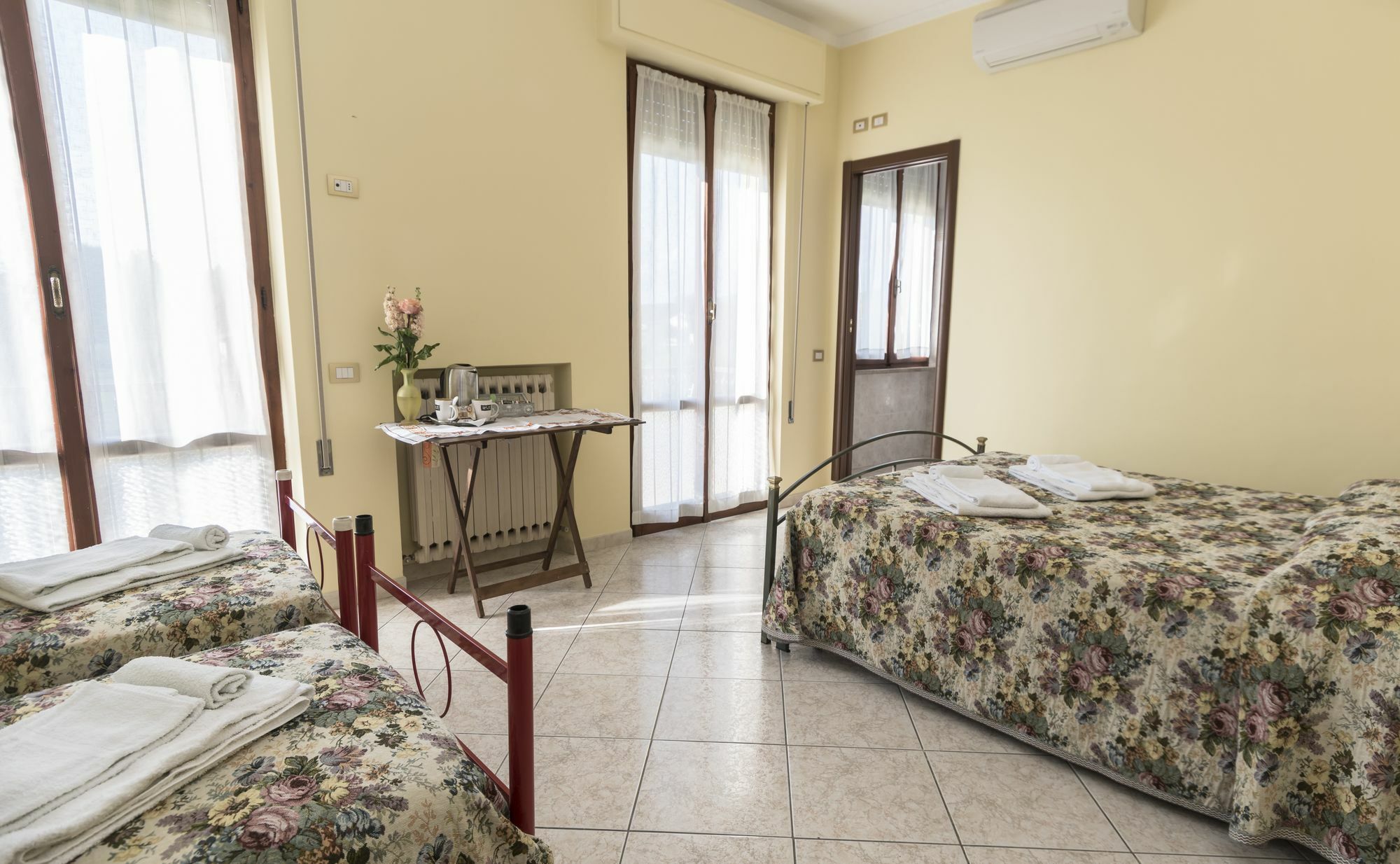 Camere Mariella Ассизи Экстерьер фото